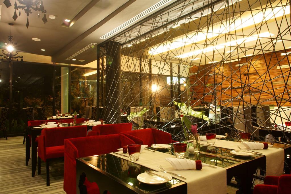 Z Through By The Zign Hotel Pattaya Luaran gambar